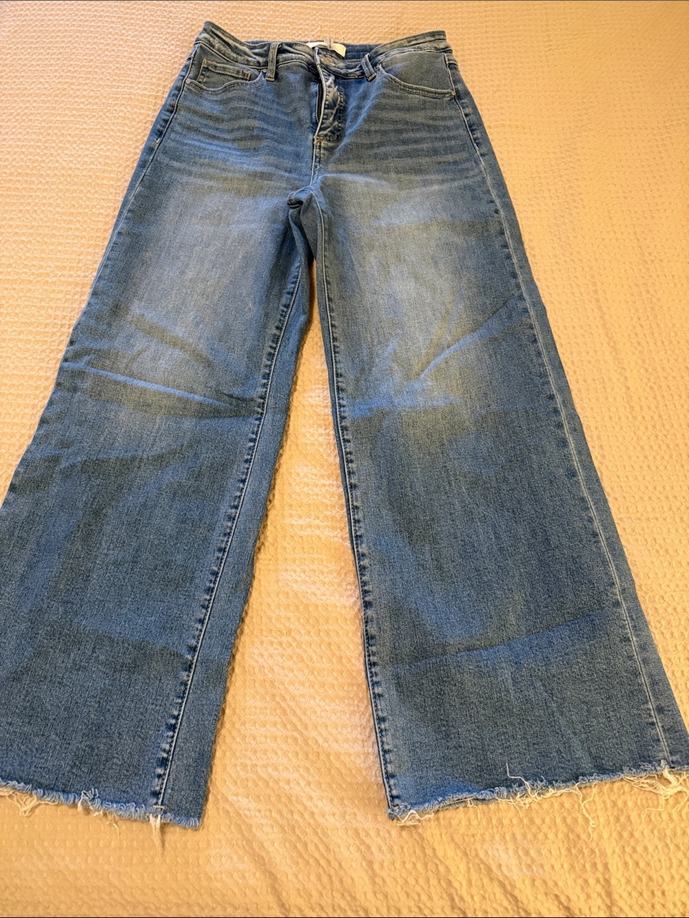 Wide Leg High-Rise Women's Jeans in Medium Blue